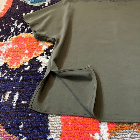 Set of 2 Uniqlo Drape Dolman Short-Sleeve Blouses, Black and Green, size Small - Picture 11 of 16